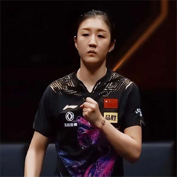 亚表现出极 亚表现出极