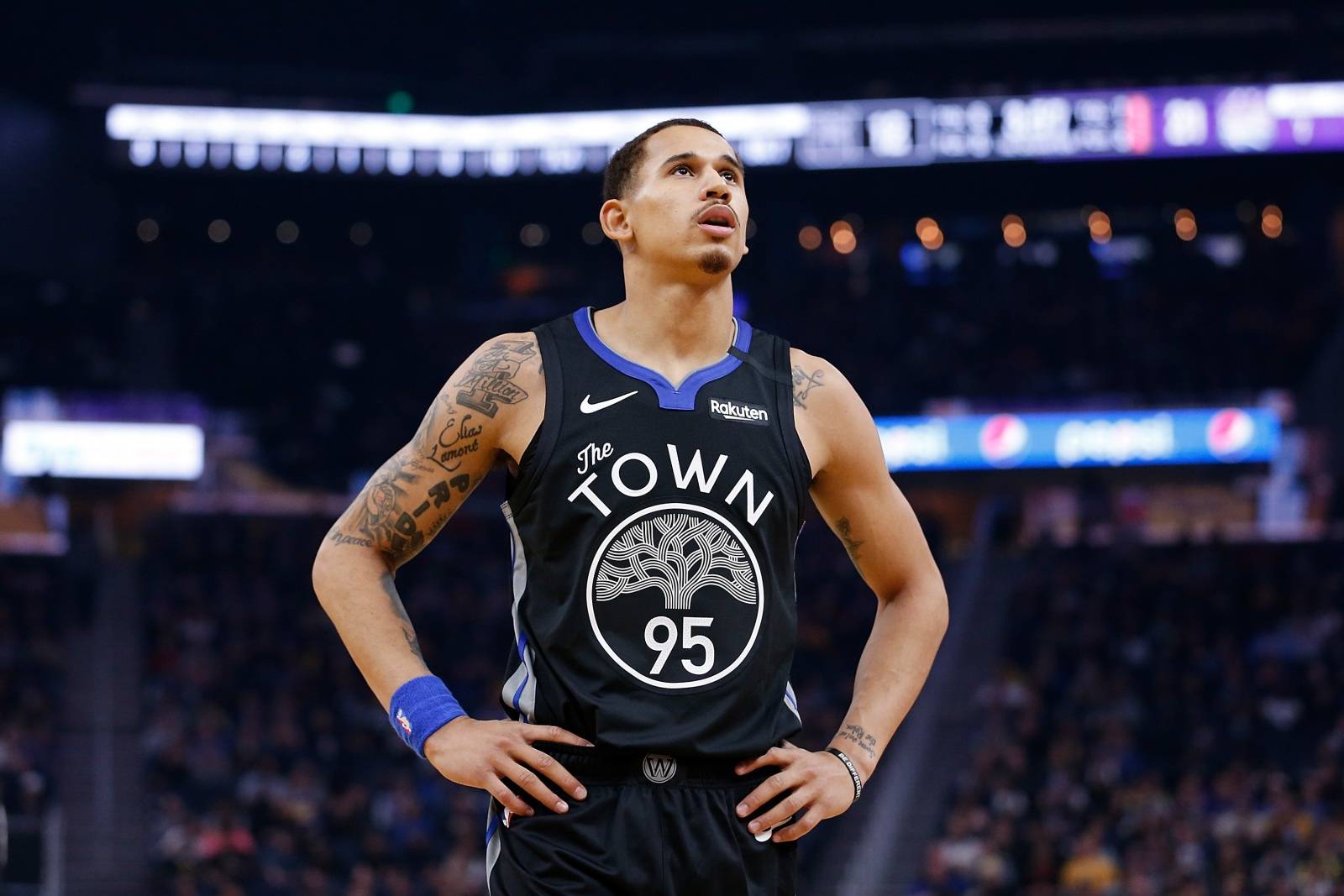 他提供了足 他提供了足